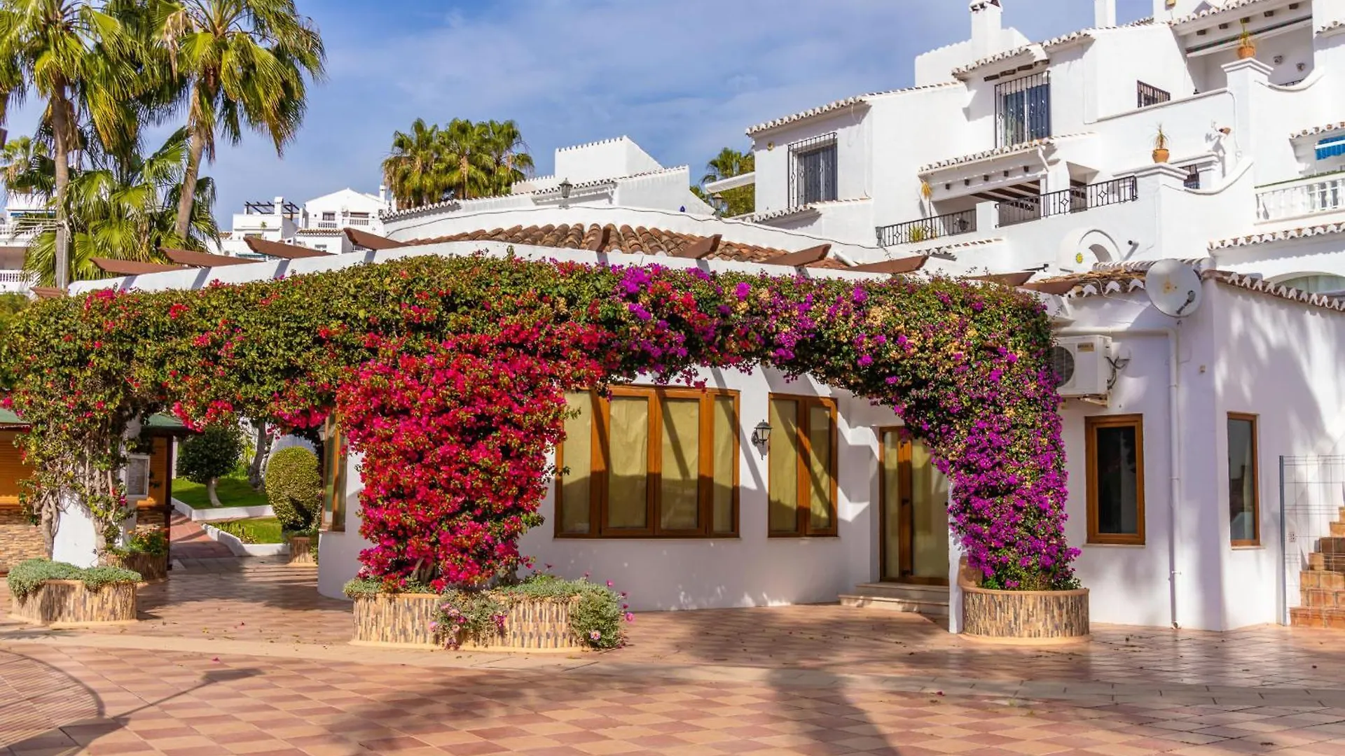 Rabat 2 Oasis Properties Nerja Spain